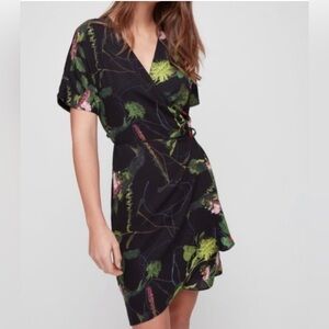 Aritzia Babaton Wallace Wrap Dress V Neck Black Floral Flowy Size XS Cottagecore